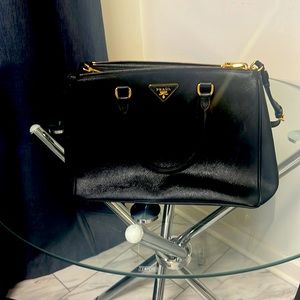 Large Prada saffiano leather tote. Authentic Prada.